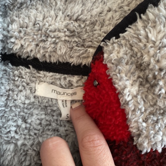 Maurice’s Women's Faux Sherpa Pullover Size Small in Gray, Black and Red - Picture 2 of 3